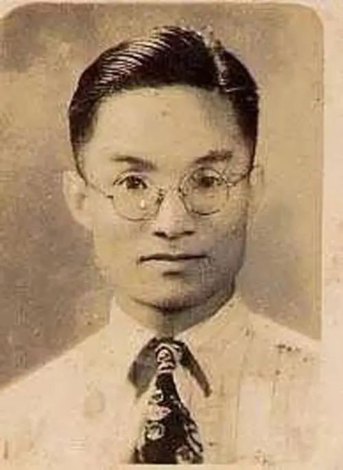 李小龙的感情生活_李小龙的家庭生活与情感故事_李小龙情感家庭故事生活视频