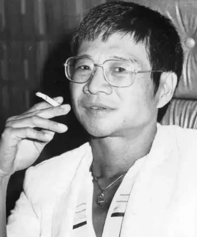 李小龙情感家庭故事生活视频_李小龙的感情生活_李小龙的家庭生活与情感故事