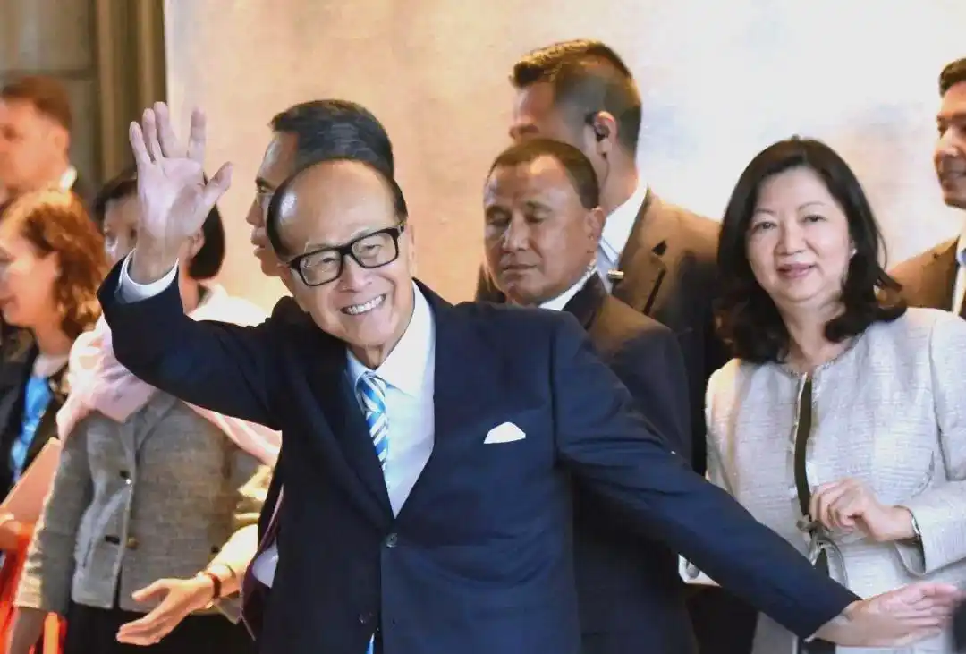 李嘉诚的经典原则：国际合作、信誉、为人是成功关键