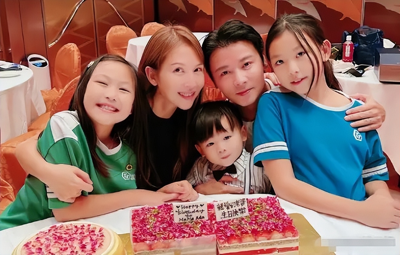 情感张晋家庭故事生活在线阅读_张晋家庭背景_张晋的情感生活与家庭故事
