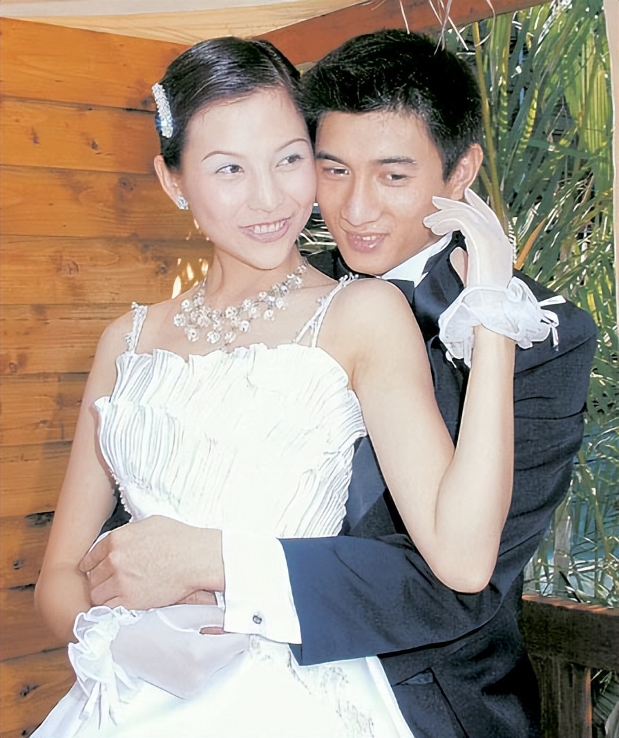 情感张晋家庭故事生活在线阅读_张晋家庭背景_张晋的情感生活与家庭故事