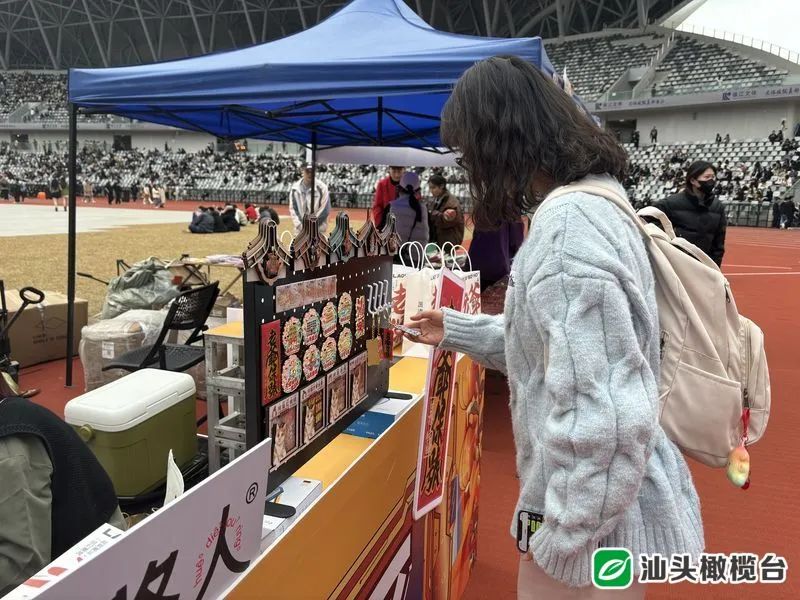 王力宏在音乐节上激情演出，点燃全场氛围_点燃激情传递梦想伴奏_王力宏表演视频