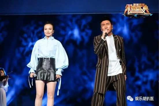 王力宏表演视频_王力宏在音乐节上激情演出，点燃全场氛围_点燃激情传递梦想英文