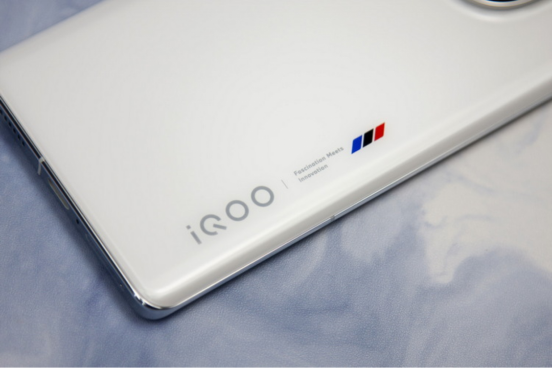 iqoo5流畅度_iqoo性价比最高的游戏手机_iQOO手机的游戏性能与流畅度评测