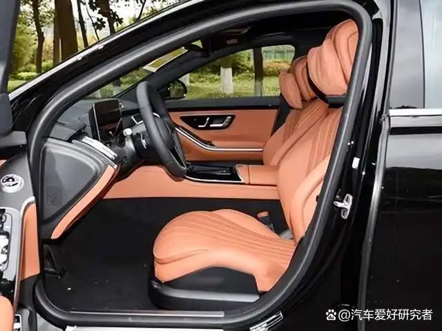 奔驰的驾驶体验：舒适与动感的完美平衡_奔驰平稳驾驶_奔驰舒适