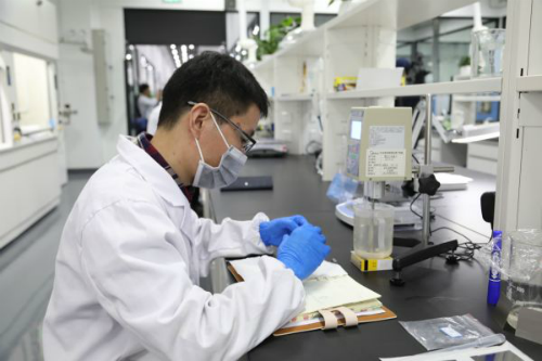何享健的创业成功启示_何享健家庭_何享健如何改变了中国家电行业