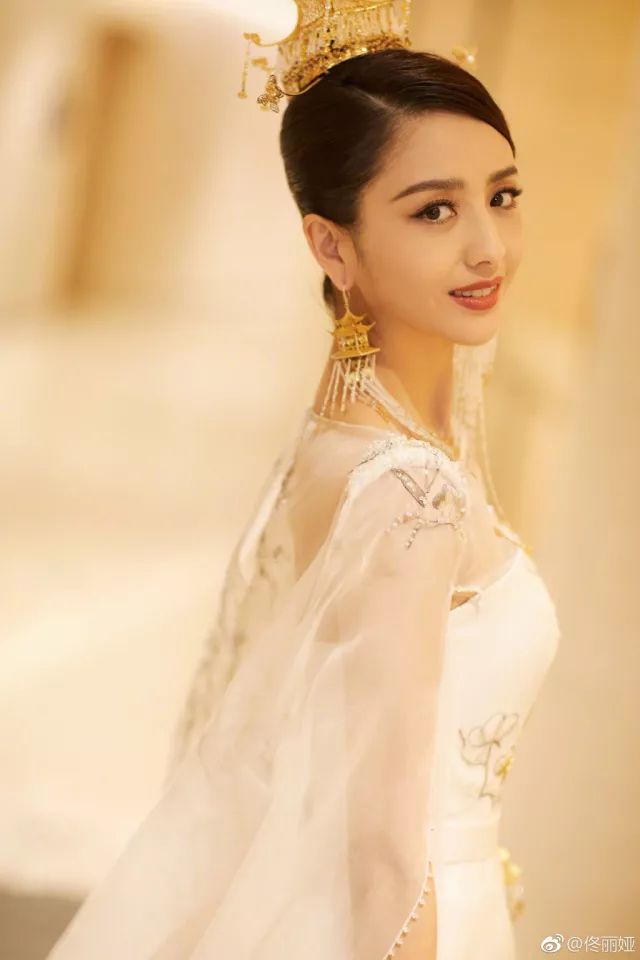 李沁吧李沁说胡歌最帅_李沁_李沁身高