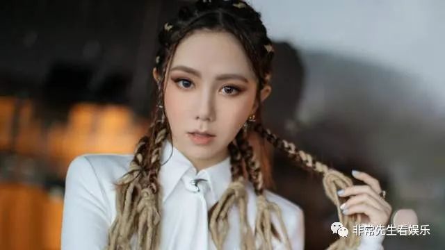 邓紫棋歌手首秀_邓紫棋与知名歌手合作，共同完成全新音乐作品_邓紫棋新出的一首歌